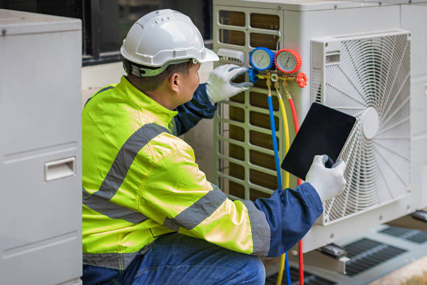 Professional Hvac technician working in Moline, IL